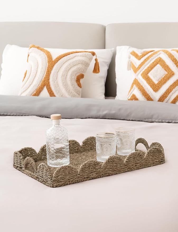 StorageWorks Large Wicker Scalloped Edge Serving Tray, Rectangle Tray with Built-in Handles, Hand-Woven Scalloped Rattan Tray, Wicker Trays for Décor, Natural Seagrass