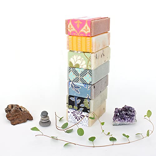 Holiday Handmade Soap Gift Set – 5 Natural Essential Oil Bar Soaps for Women or Men, Small Christmas Gift Set, Stocking Stuffer, Spa Self Care Present for Mom, Wife, Friend, Teacher