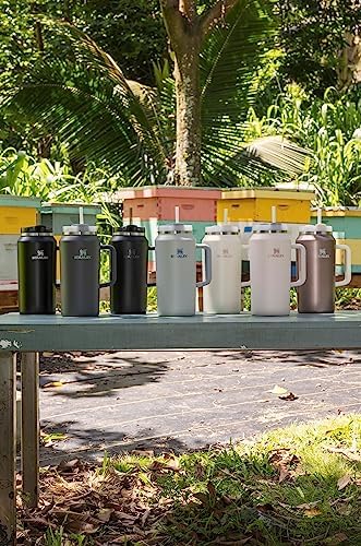 STANLEY Quencher H2.0 Flow State Tumbler, 64 oz, Charcoal - Image 6