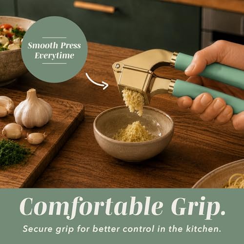 COOK WITH COLOR 6-Piece Kitchen Tool Set with Acacia Wood Cutting Board, Can Opener, Pizza Cutter, Garlic Press, Scoop & Peeler, Sage - Image 4