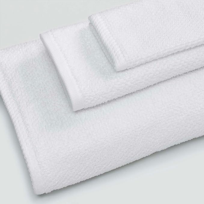 Great Bay Home White Bath Towel - 100% Cotton 54x27 Towel - Absorbent, Quick-Drying, Durable Bath Towels for Bathroom Decor - Low-Twist, Two-Ply Fibers (Optic White)