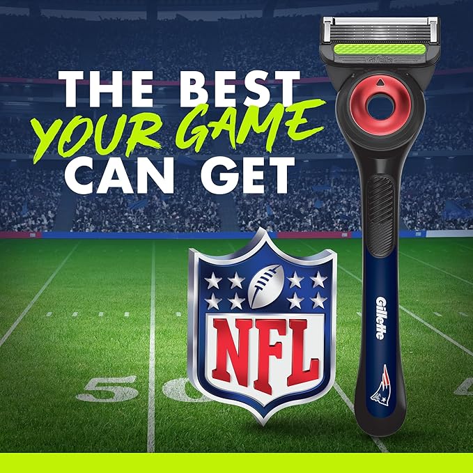 Gillette Labs Special NFL Patriots Edition Shaving Razor for Men - 1 Handle, 1 Razor Blade Refill, Perfect for Game Day Grooming, GilletteLabs with Exfoliating Bar