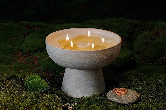 BLUEME Romance - Oakmoss & Sandalwood, Luxury Candle w/Essential Oils, 5 Wick, Hand-Poured Soy, Cotton Wick, Ceramic