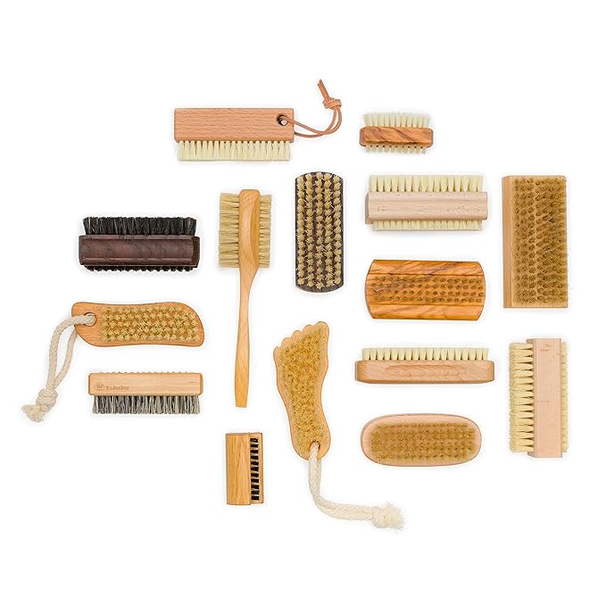 Redecker Natural Tampico Fiber Nail Brush with Oiled Beechwood Handle, Double-sided Design with Angled Bristles, 3-1/2-Inches