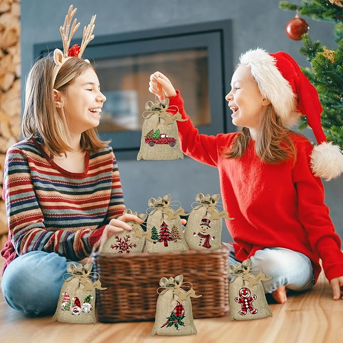 BORAMDO Christmas Burlap Gift Wrapping Bags with Drawstrings 24Pcs, Christmas Buffalo Plaid Linen Treat Candy Bags for Holiday Party Favor Supplies